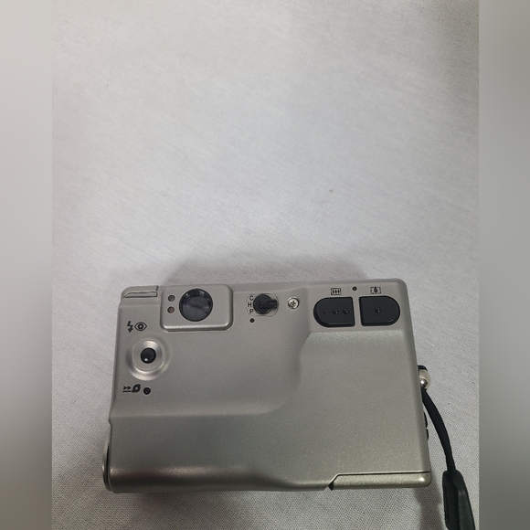 Vintage Canon ELPH APS Point and Shoot Film Camera 24-48mm Zoom-Read Description - Picture 4 of 8